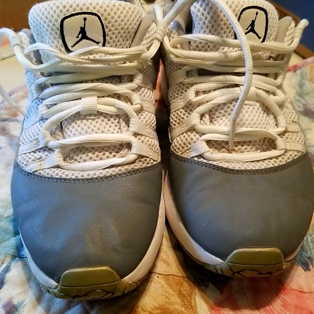 Boy's Nike Jordan CMFT 11 VIZ AIR